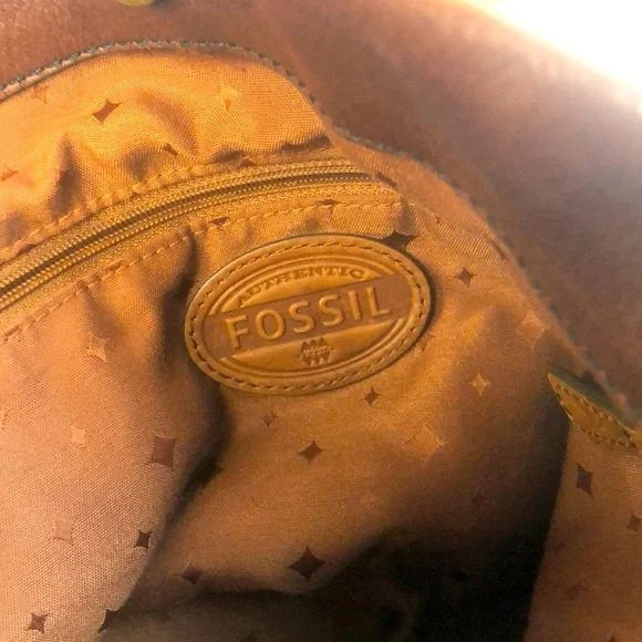 Fossil Women’s Long Live Vintage Leather Explorer Hobo Bag Dark Brown - Picture 8 of 16